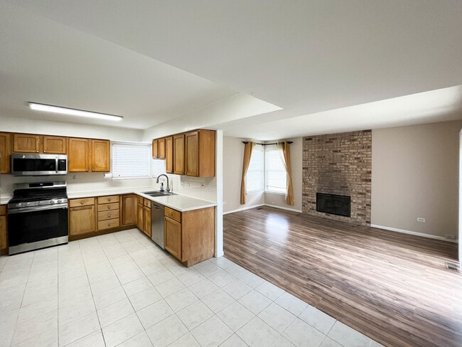 Building Photo - 1234 Goldenrod Ln