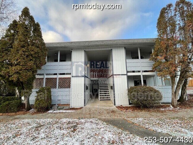 Building Photo - 6451 S Stevens St