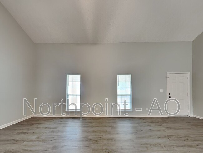 Building Photo - 1409 Hwy 81