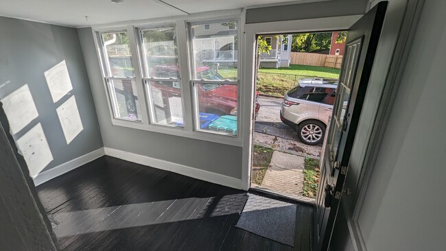 Enclosed Sunroom - 5 Newlinville Rd