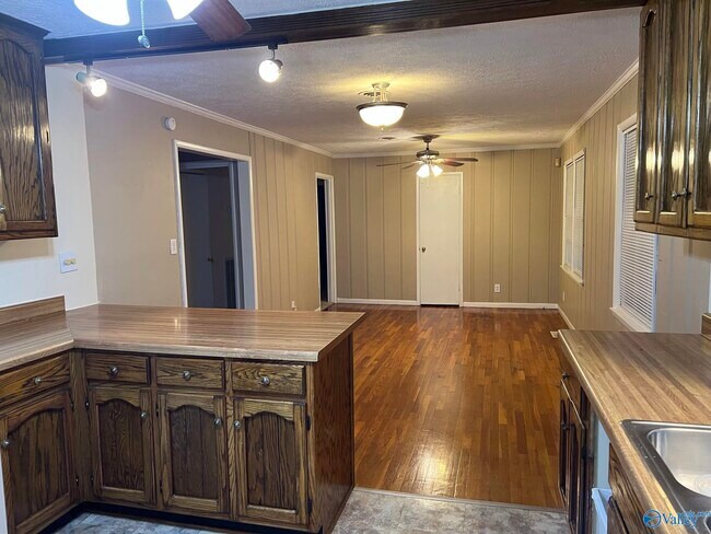 Building Photo - 2303 Shady Ln Dr NW