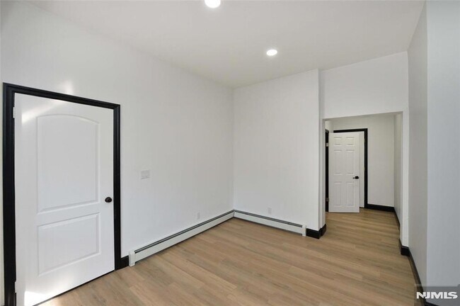 Foto del edificio - 73 Lafayette Ave