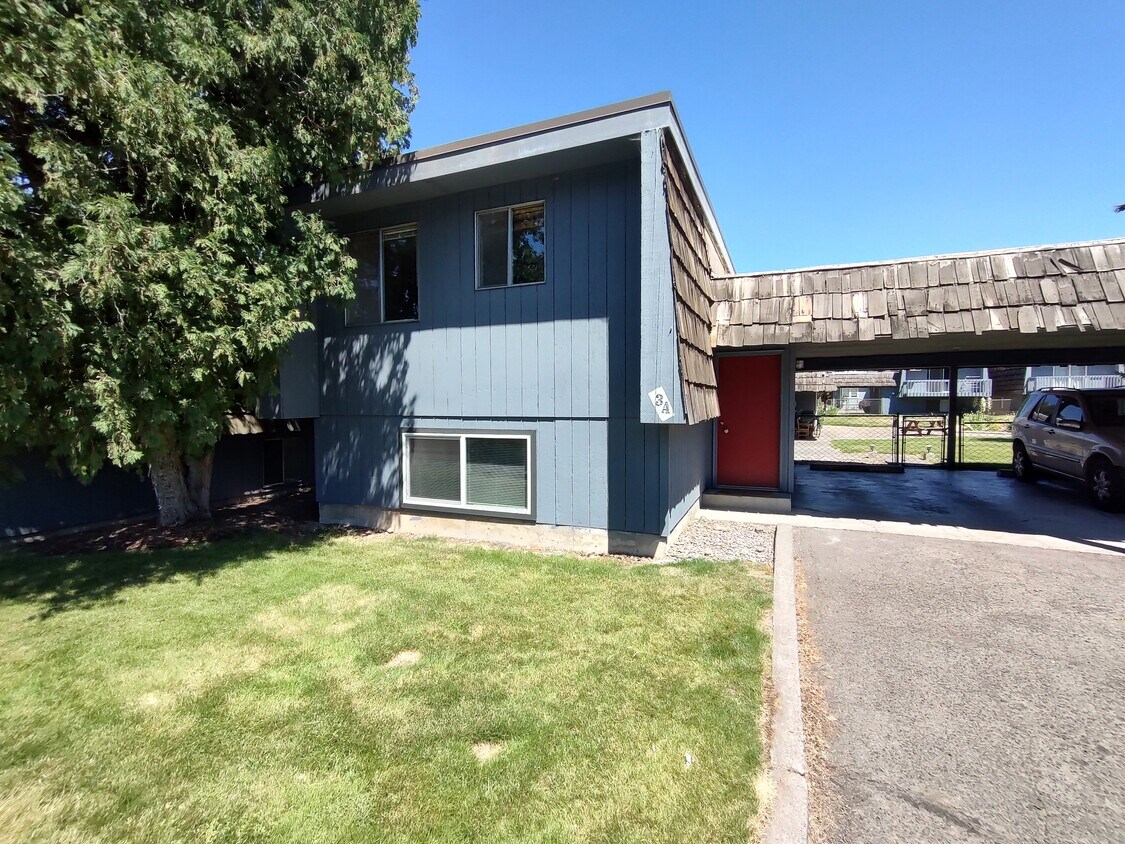 1122 Francis Ave, Walla Walla, WA 99362 Townhome Rentals in Walla