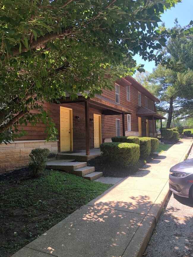 Building Photo - 3 bedroom, 2.5 bath townhome: Cedar Grove Townhomes. *6-MONTH LEASES ACCEPTED!*
