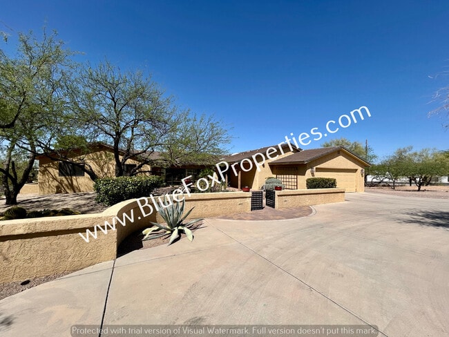 Building Photo - 4340 E Cerrada Del Charro