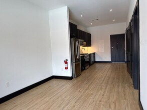 Building Photo - 41 Larry Holmes Dr