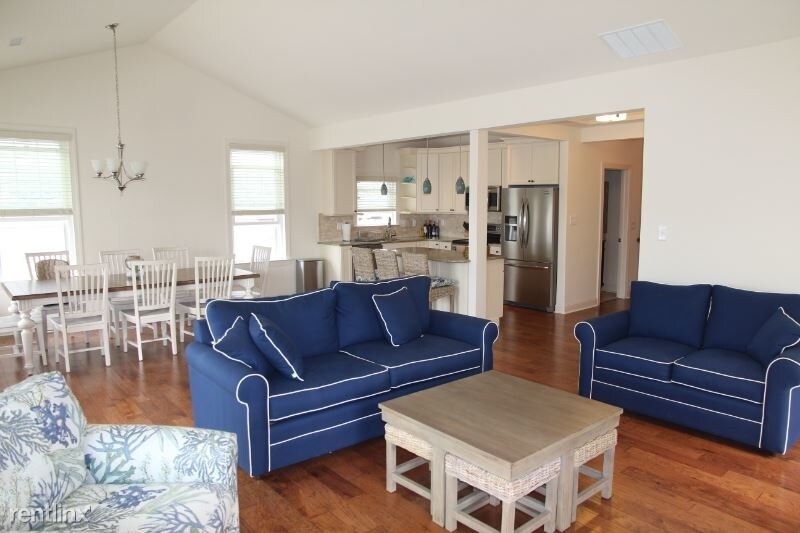 Primary Photo - 4 br, 2.5 bath Condo - 1207 Central