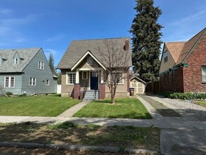 Building Photo - 2910 W Gardner Ave