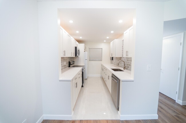 Foto del edificio - 2660 SW 22nd Ave