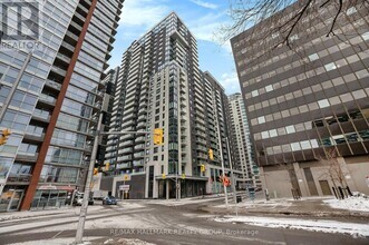 Building Photo - 180-180 George St