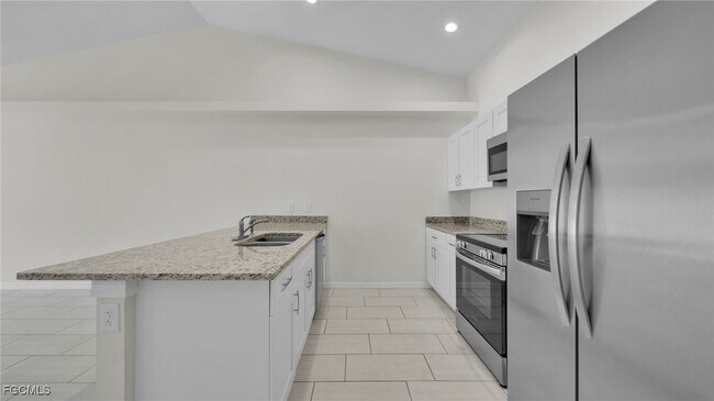 Foto del edificio - 324-326 SE 16th Pl