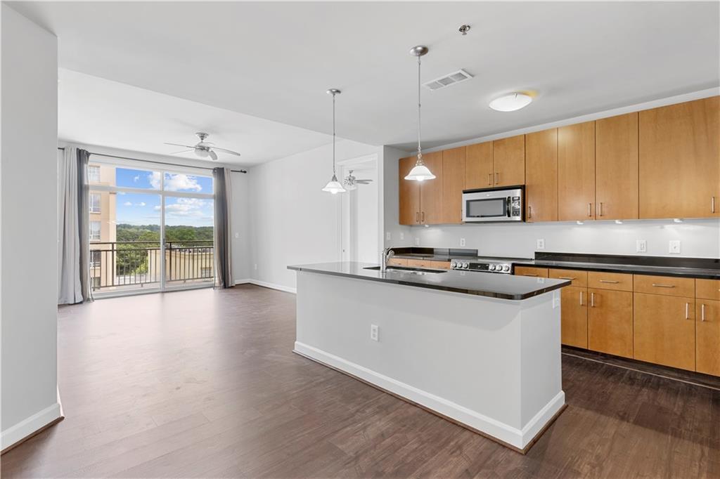 Primary Photo - 711 Cosmopolitan Dr NE