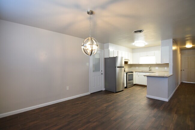 Foto del edificio - 2105 S 51st Terrace St