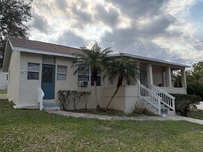 Building Photo - 667 W Osceola St