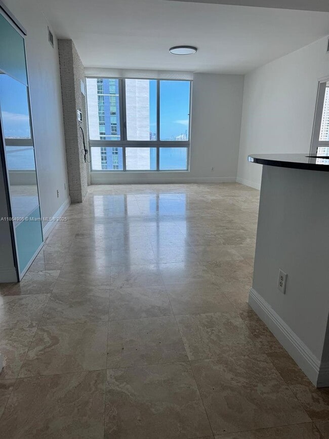 Building Photo - 300 S Biscayne Blvd