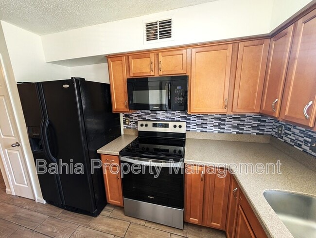Building Photo - 3441 Oak Trail Ct