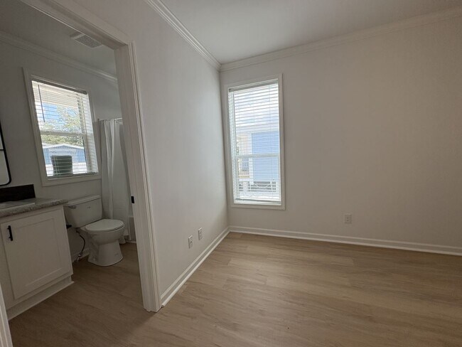 Foto del edificio - 1643 Voyager Dr