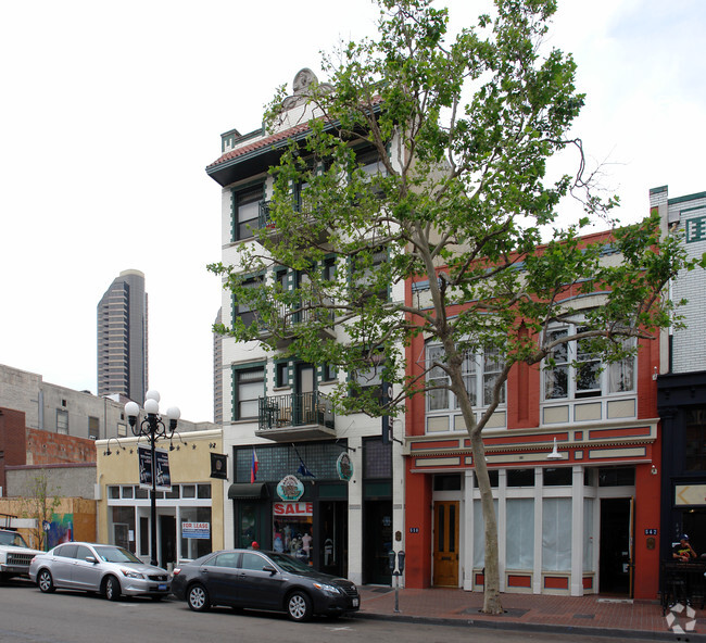 Building Photo - The Lincoln Hotel