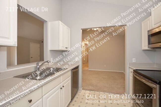 Foto del edificio - 7117 Village Dr