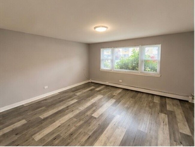 Foto del edificio - 5009 N River Rd