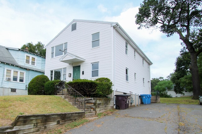 Building Photo - 17 Pinehurst Ave
