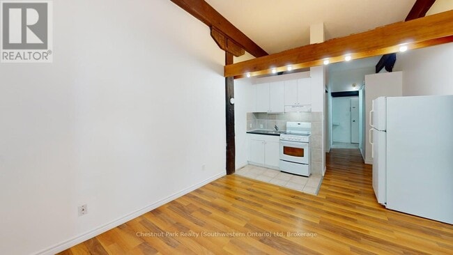 Building Photo - 97 Farquhar St