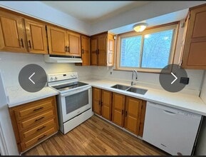 Building Photo - 20 Lambard Cres