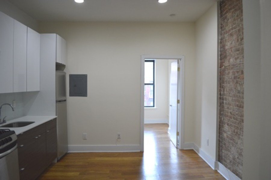 Primary Photo - 943 Columbus Ave