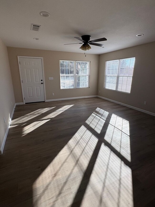 Foto del edificio - 1806 Teston Ln