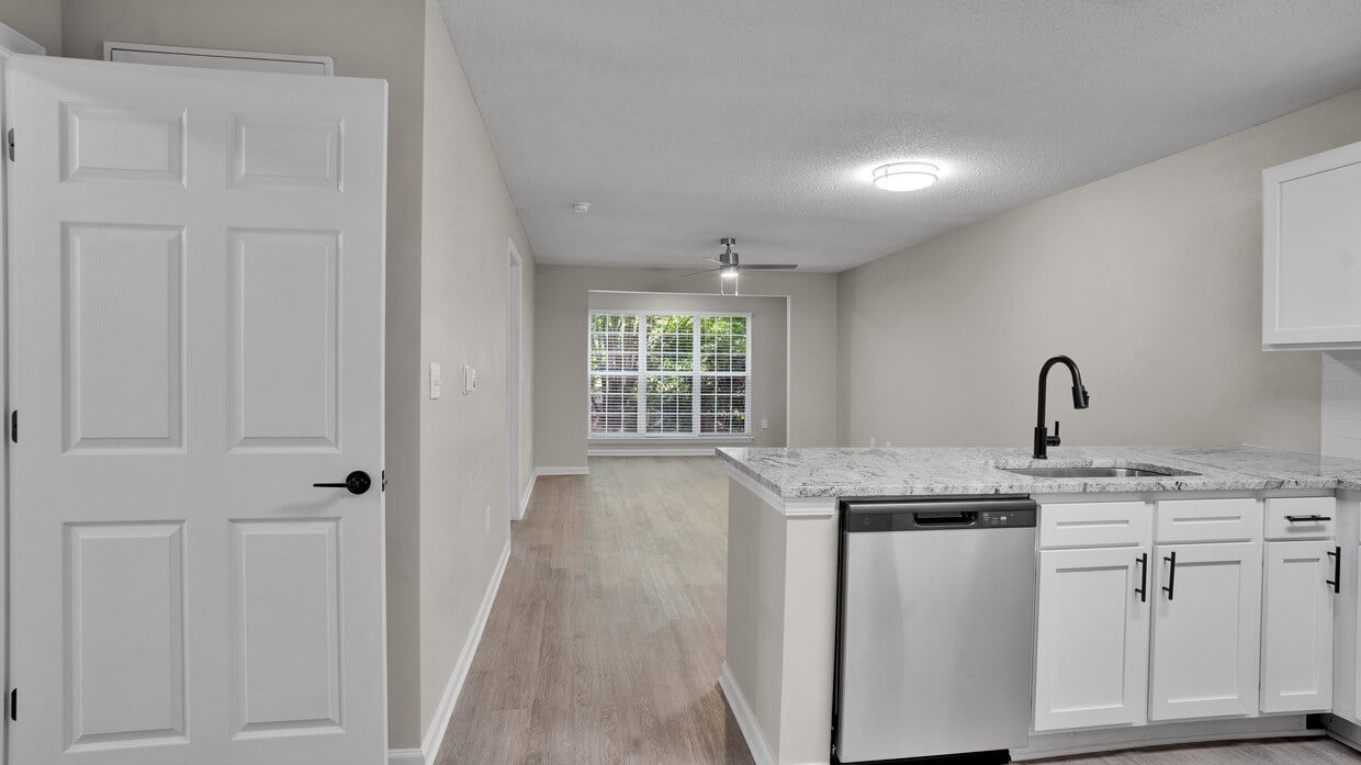 Primary Photo - LYNX Gate City