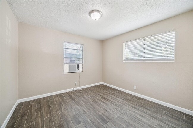 Building Photo - 5107 Clover St