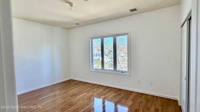 Foto del edificio - 63 Osborn Ave