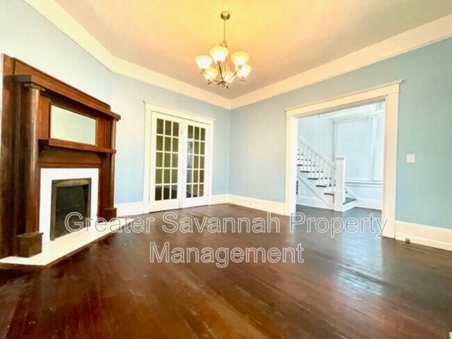 Foto del edificio - 637 E 39th St
