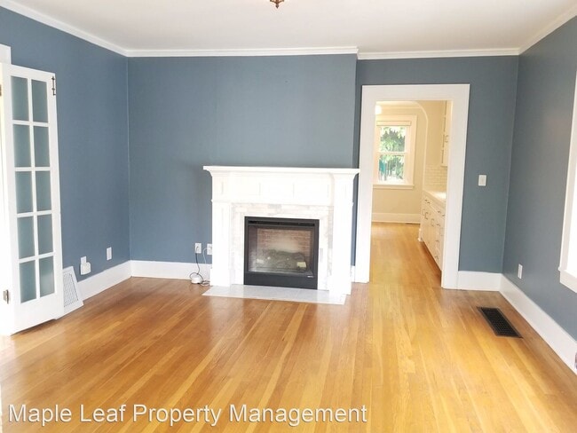 Building Photo - 2 br, 2 bath House - 4747 Thackeray Pl NE