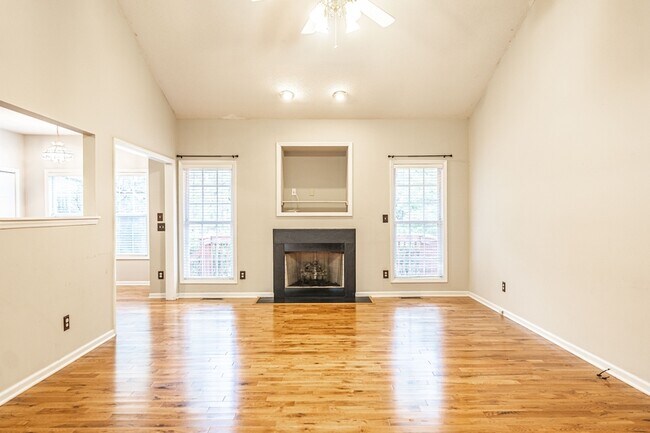 Foto del edificio - 1110 Devonshire Trail