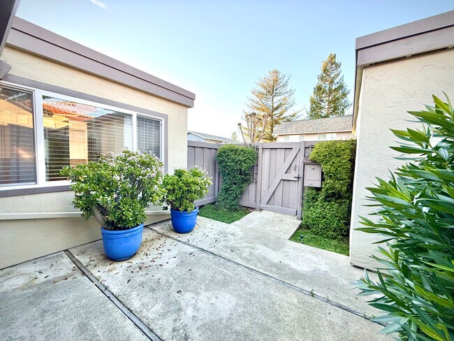 Photo - 1582 Calle Enrique Townhome