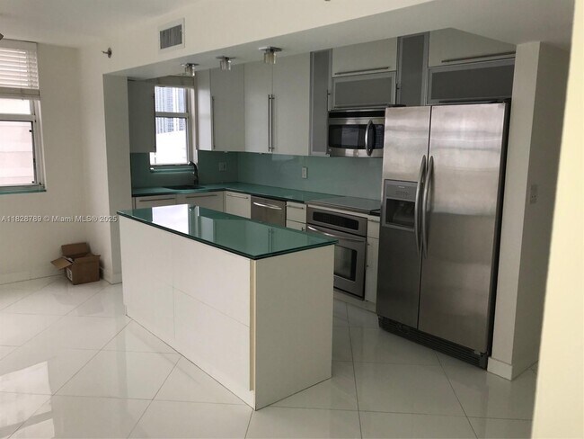 Building Photo - 770 Claughton Island Dr