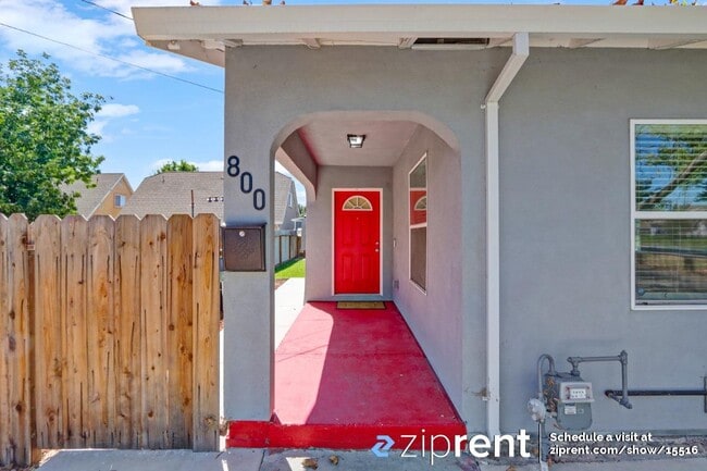Building Photo - 800 Nogales St