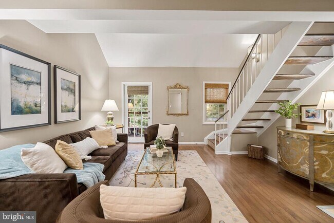 Foto del edificio - 1403 E Abingdon Dr