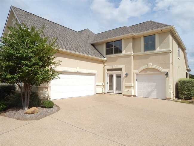 Building Photo - 206 Varco Dr