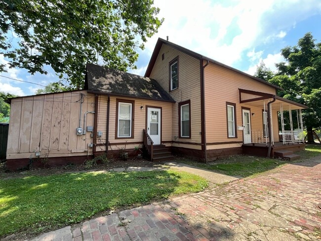 Building Photo - 2053 W 95th St