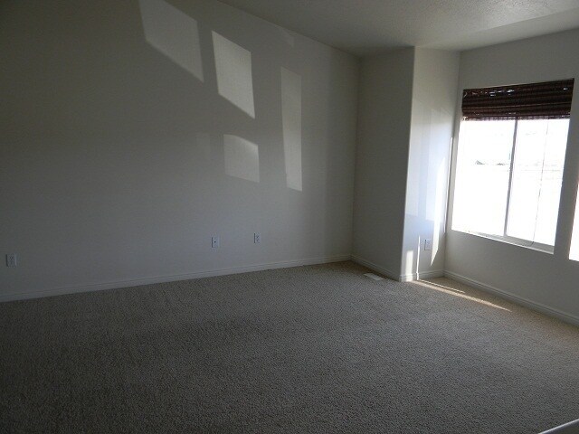 Building Photo - Beautiful Home in West Haven for Rent