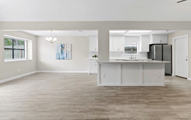 Foto del edificio - 7038 Laramie Ln