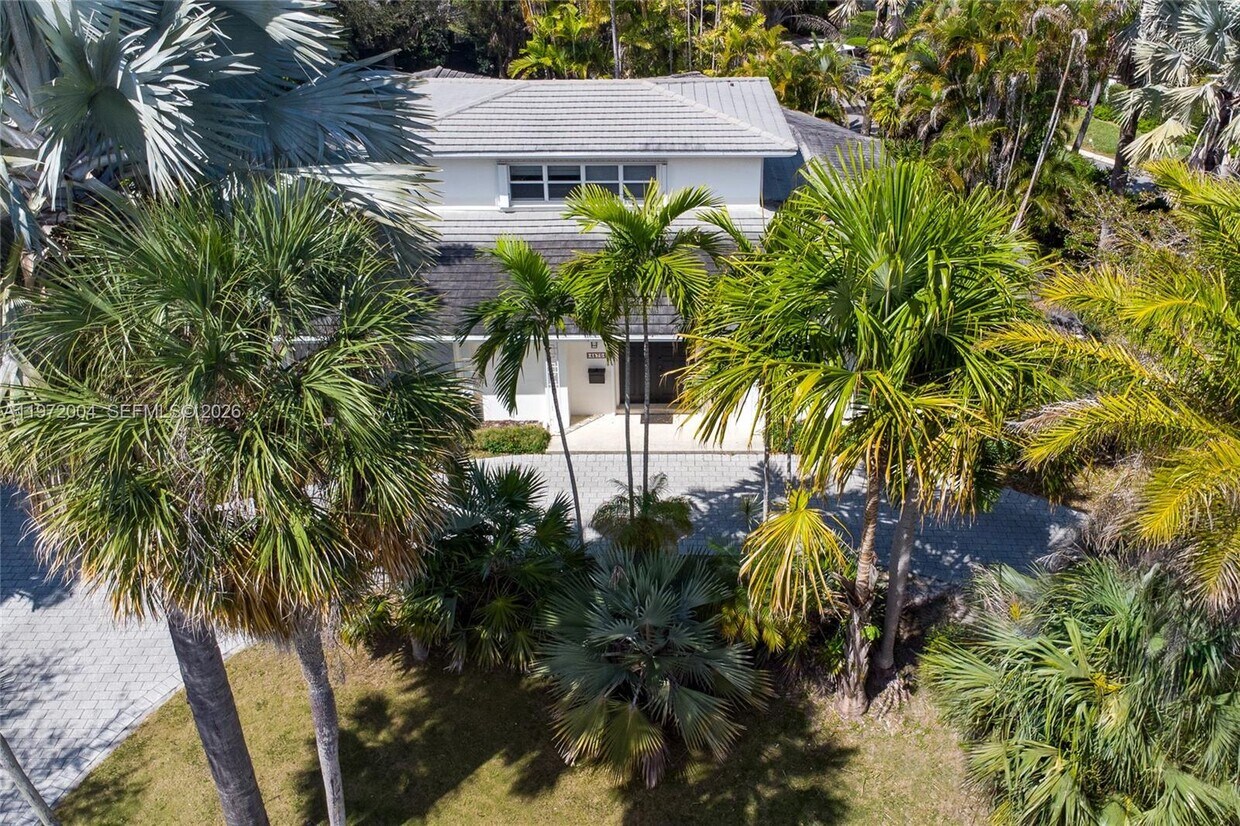 Building Photo - 4570 Sabal Palm Rd