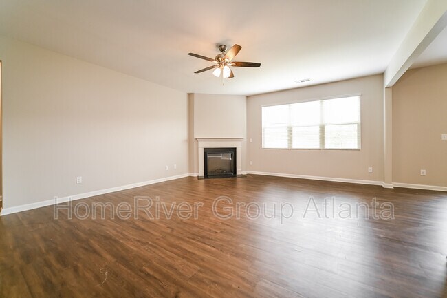 Building Photo - 613 Yazzie Pl