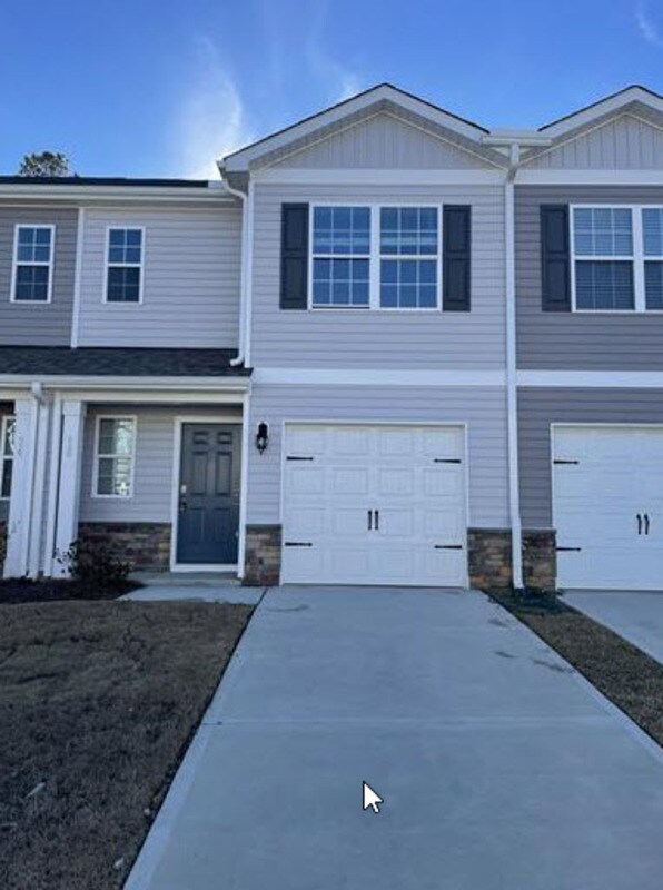 18 Marsh Creek Dr, FuquayVarina, NC 27526 Townhome Rentals in Fuquay