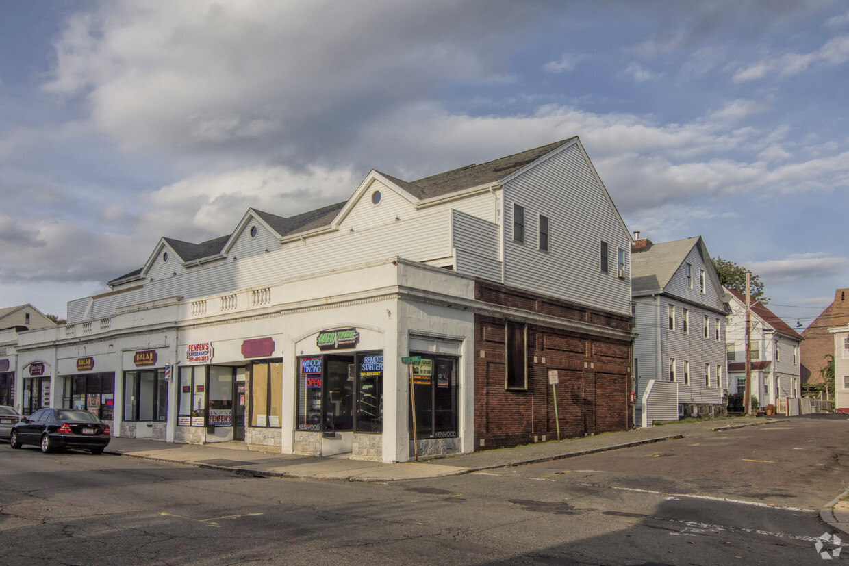 Building Photo - 12 Bickford Rd