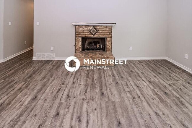 Building Photo - 4 Bedroom Pet-Friendly Home in Horn Lake, MS with Main Street Renewal