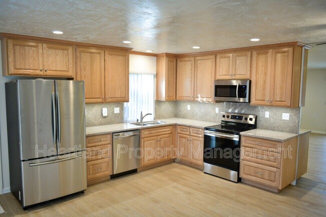 Foto del edificio - 6420 Bell Bluff Ave
