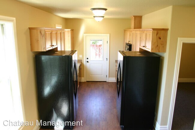 Foto del edificio - 5 br, 6 bath House - 1200 SE Crystal Lake Dr.